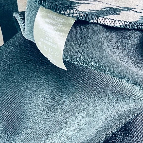 EUC Charlie Jade sz M Printed Blouse - Picture 2 of 5